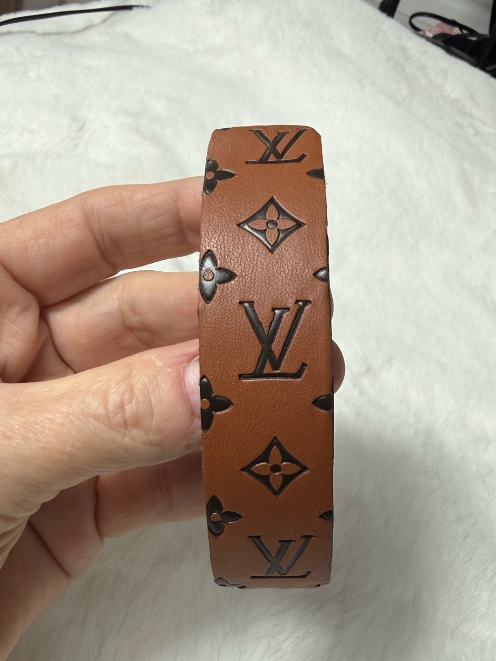 Louis Vuitton upcycled Brown large Leather Hair clip - Picture 3 of 6
